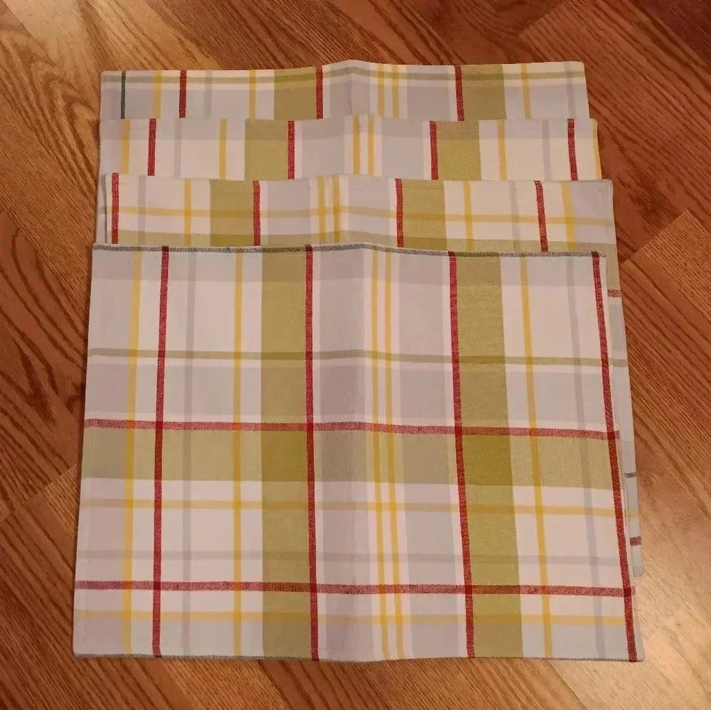 Food Network Patio Picnic placements, 4 in total, NWOT, multi color